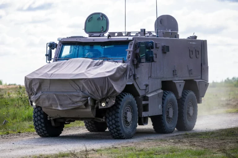 photo d'un véhicule militaire